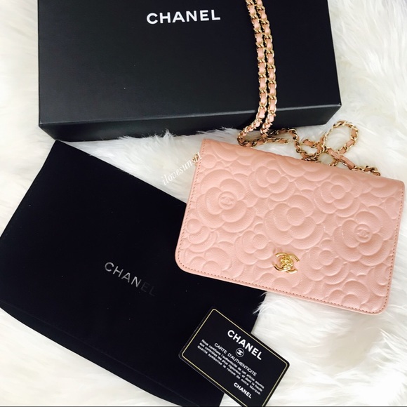 ❗️SOLD❗️{CHANEL} Caviar Camellia Embossed WOC - Picture 6 of 8
